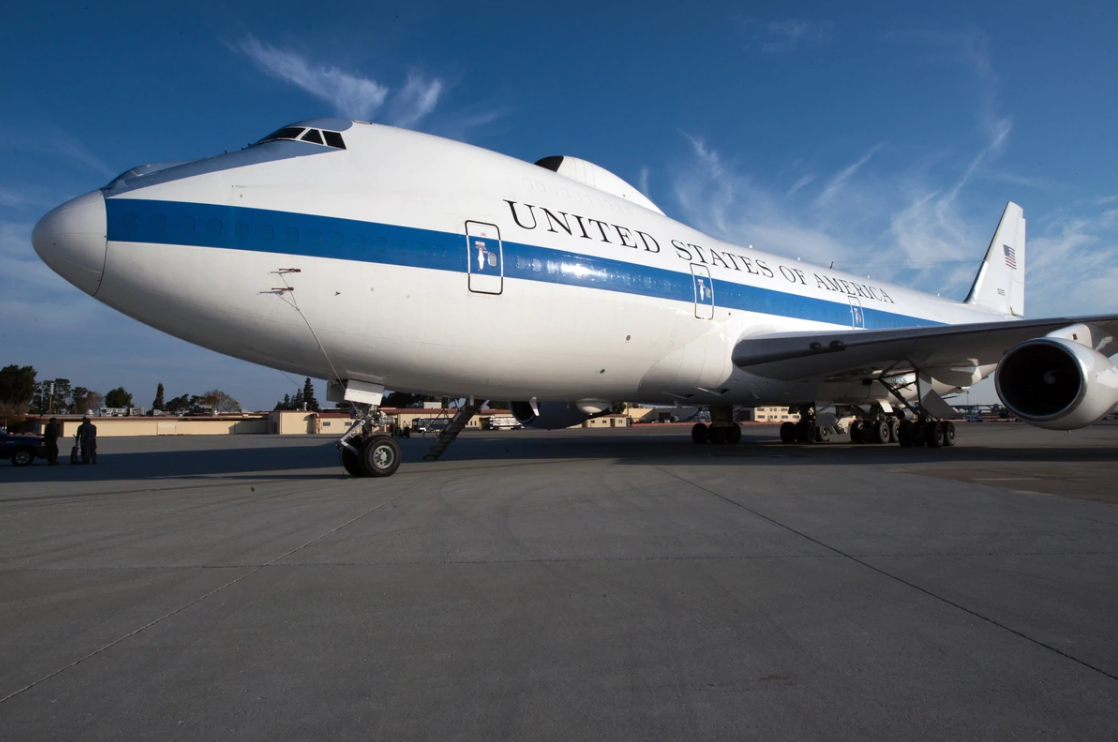 E-4B“末日aircraft” E-4B“末日aircraft”