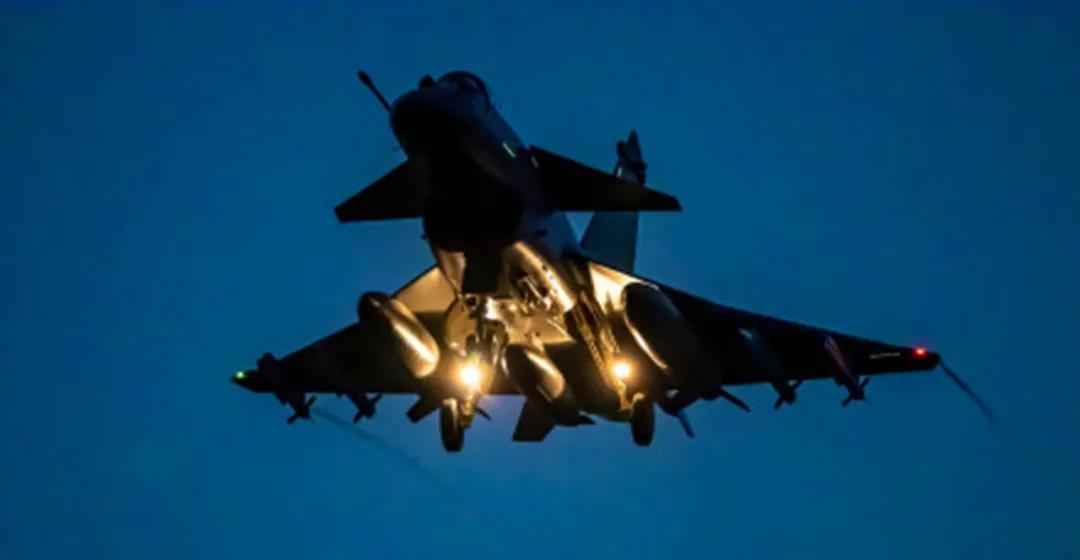 Vicorv High-Reliability Electronic Components Vicorv High-Reliability Electronic Components