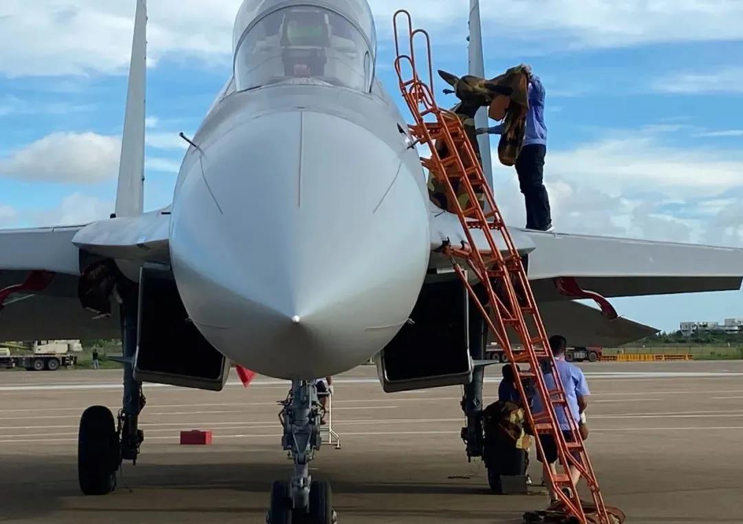 Vicorv High-Reliability Electronic Components Vicorv High-Reliability Electronic Components