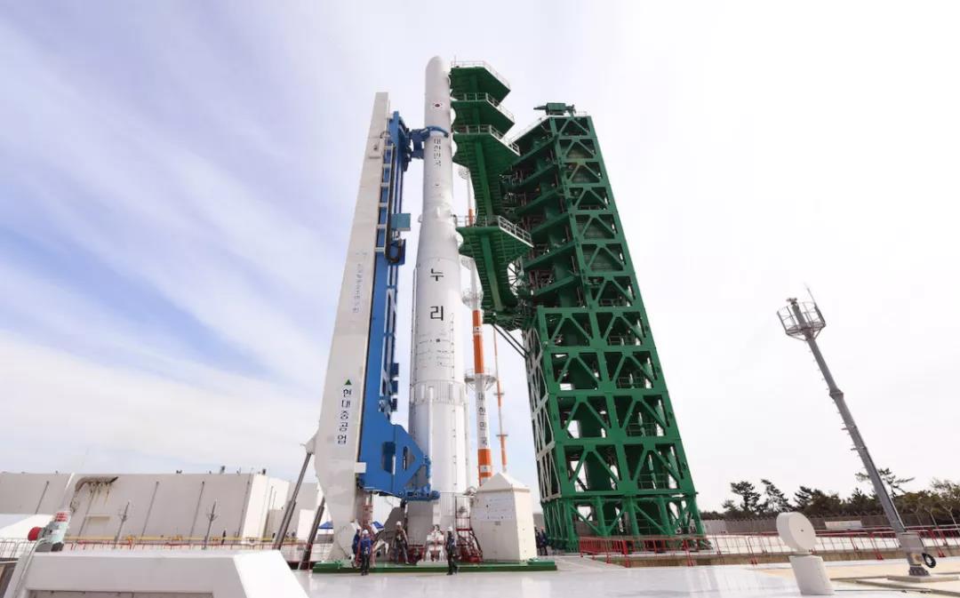 Vicorv High-Reliability Electronic Components Vicorv High-Reliability Electronic Components